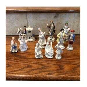 Vintage Hand Painted Made In Japan Figurines - Colonial And Victorian Style