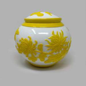 Peking Glass Lidded Bowl