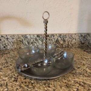 Frontegate Trio 4-Bowl Tray Set With 4 Spoons And Knives